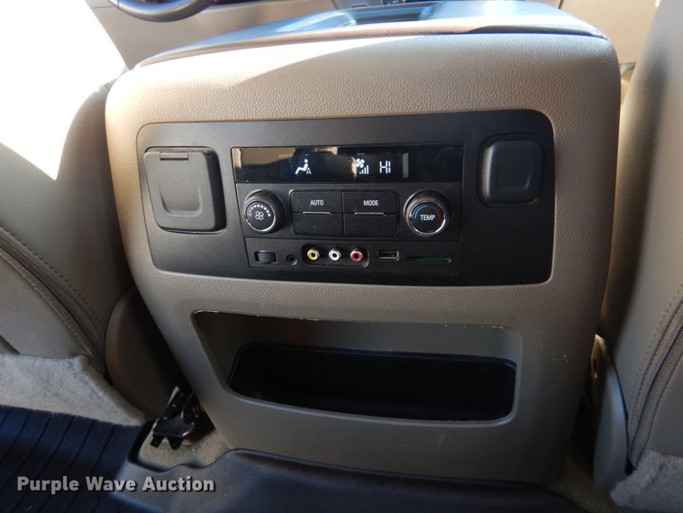 image for item GG9253 2016  Chevrolet Suburban  SUV