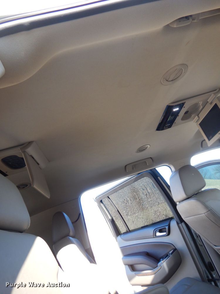 image for item GG9253 2016  Chevrolet Suburban  SUV