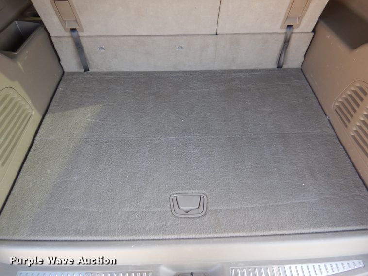 image for item GG9253 2016  Chevrolet Suburban  SUV