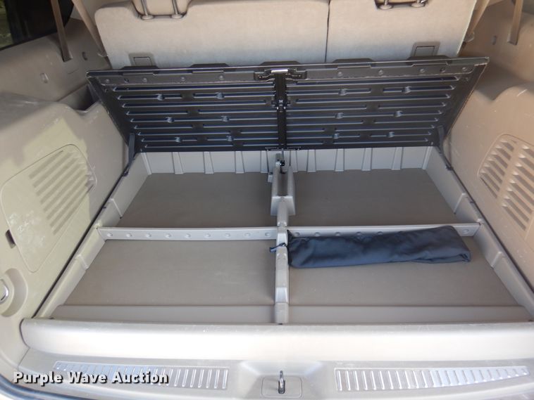 image for item GG9253 2016  Chevrolet Suburban  SUV