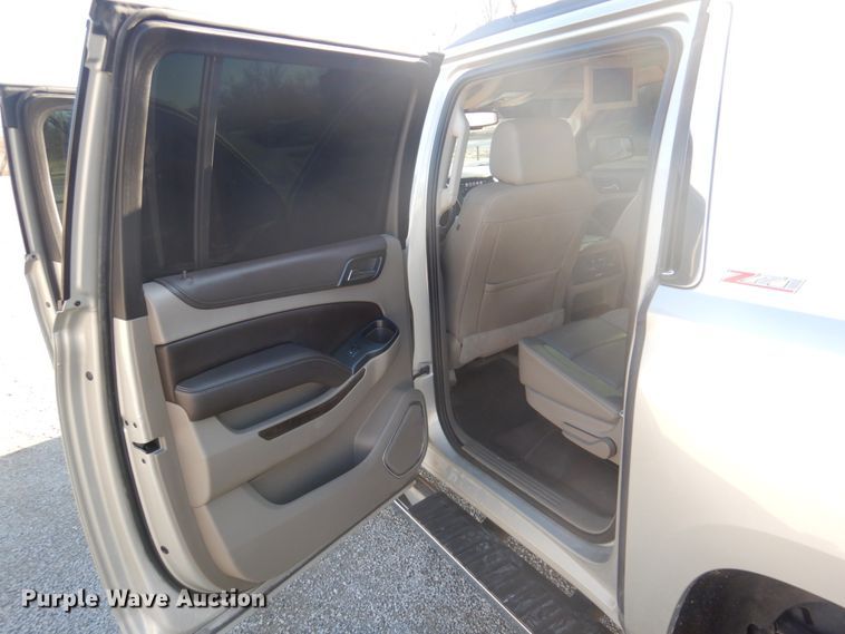 image for item GG9253 2016  Chevrolet Suburban  SUV