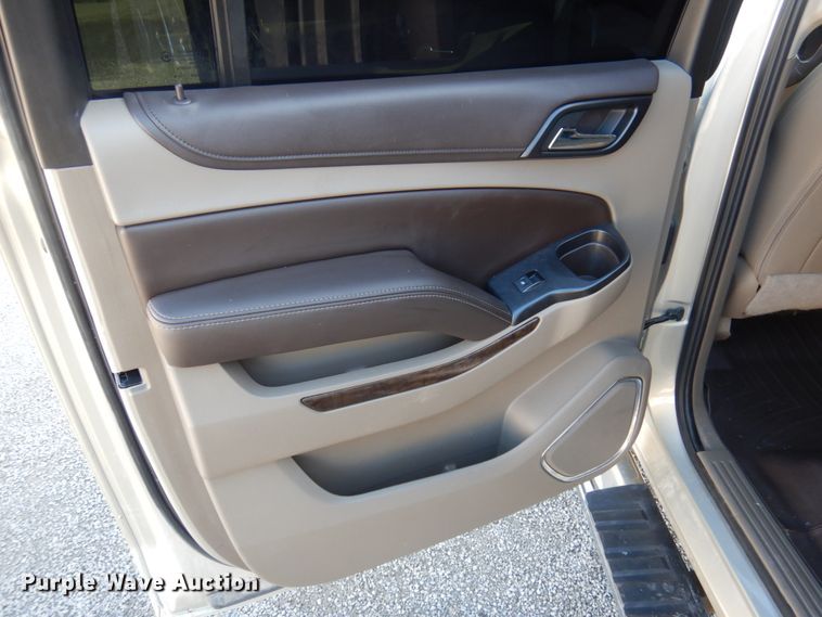 image for item GG9253 2016  Chevrolet Suburban  SUV