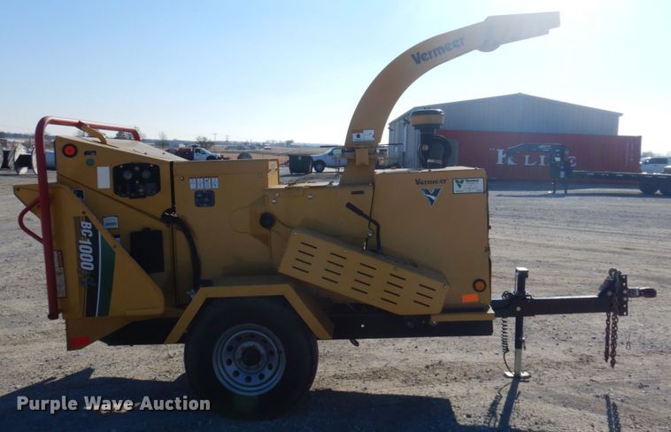 image for item GG9264 2012 Vermeer BC1000XL  wood chipper