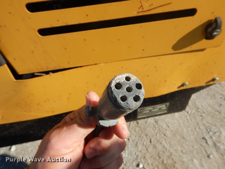 image for item GG9264 2012 Vermeer BC1000XL  wood chipper