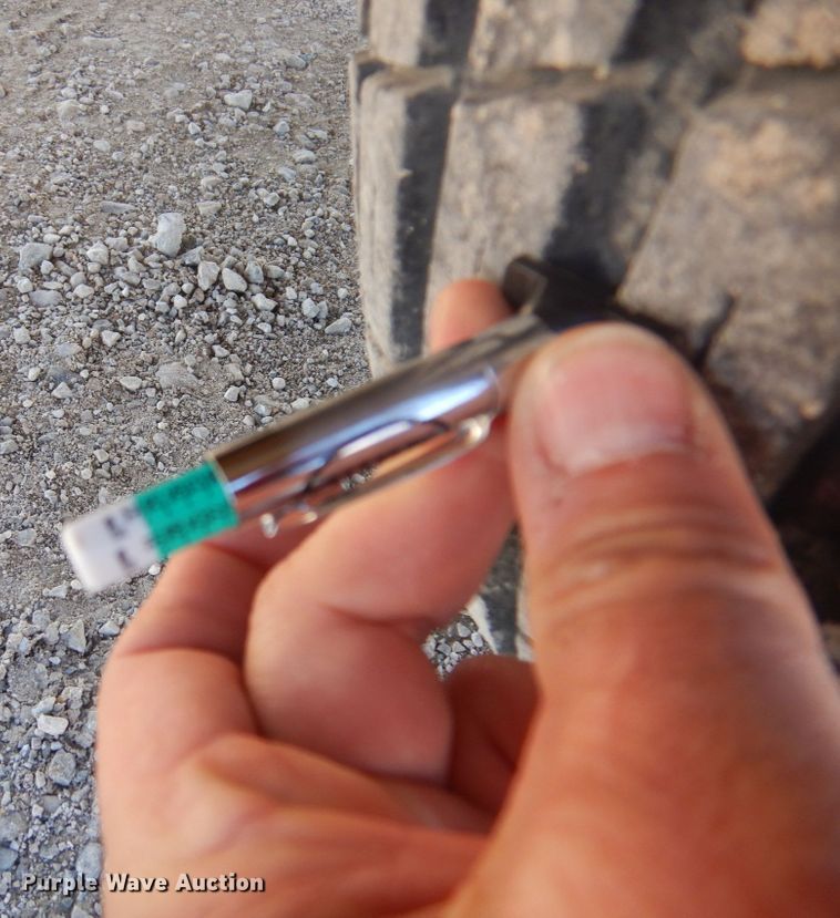 image for item GG9264 2012 Vermeer BC1000XL  wood chipper