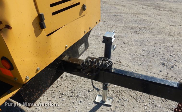 image for item GG9264 2012 Vermeer BC1000XL  wood chipper