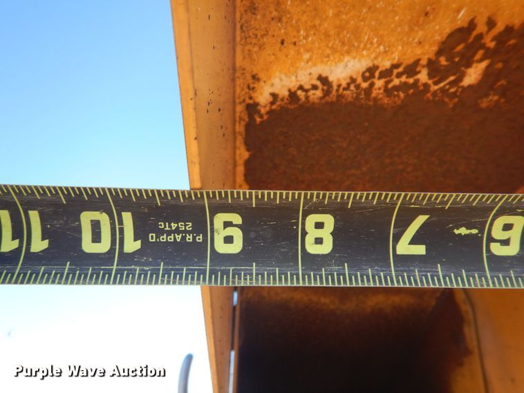 image for item GG9264 2012 Vermeer BC1000XL  wood chipper