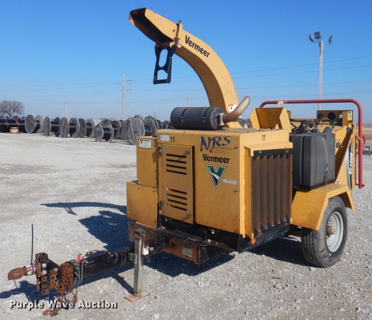 image for item GG9267 2010 Vermeer BC1200XL  wood chipper