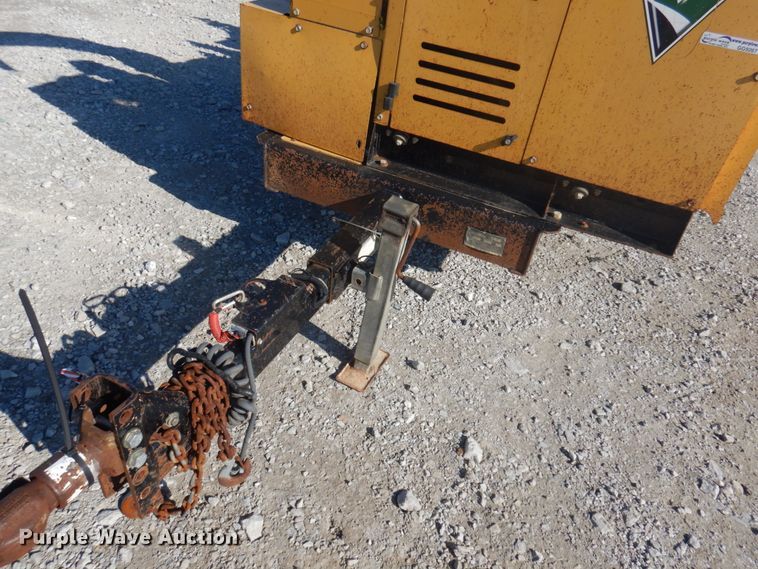 image for item GG9267 2010 Vermeer BC1200XL  wood chipper