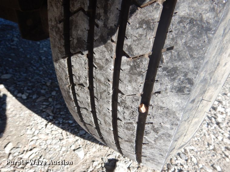 image for item GG9267 2010 Vermeer BC1200XL  wood chipper