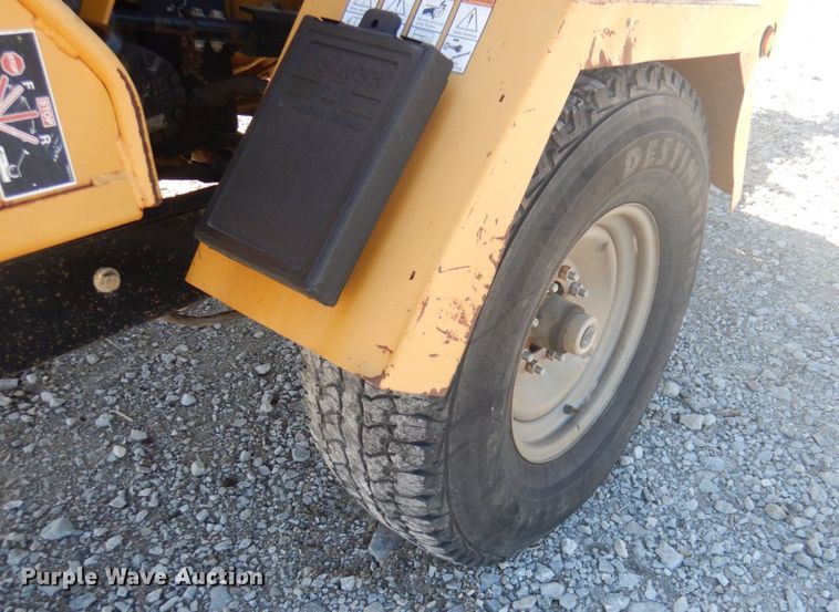 image for item GG9267 2010 Vermeer BC1200XL  wood chipper