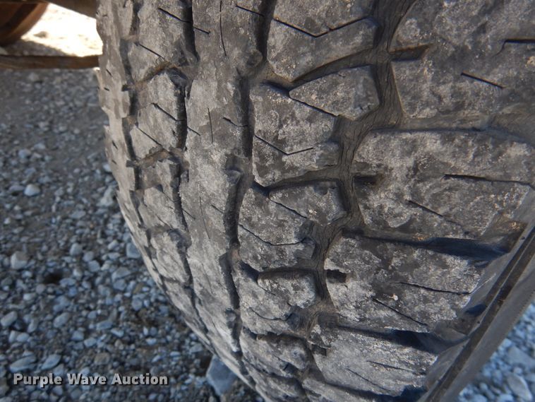 image for item GG9267 2010 Vermeer BC1200XL  wood chipper