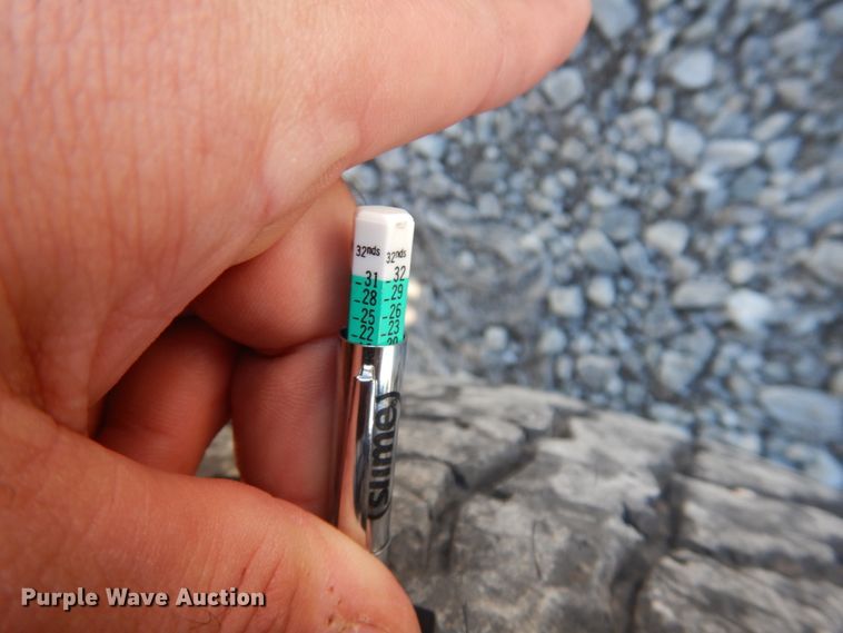 image for item GG9267 2010 Vermeer BC1200XL  wood chipper