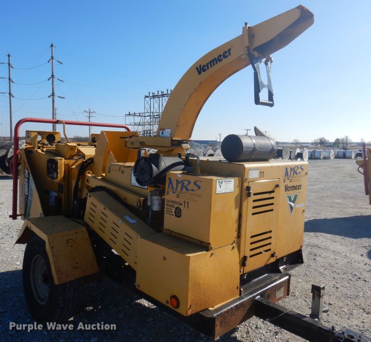 image for item GG9267 2010 Vermeer BC1200XL  wood chipper