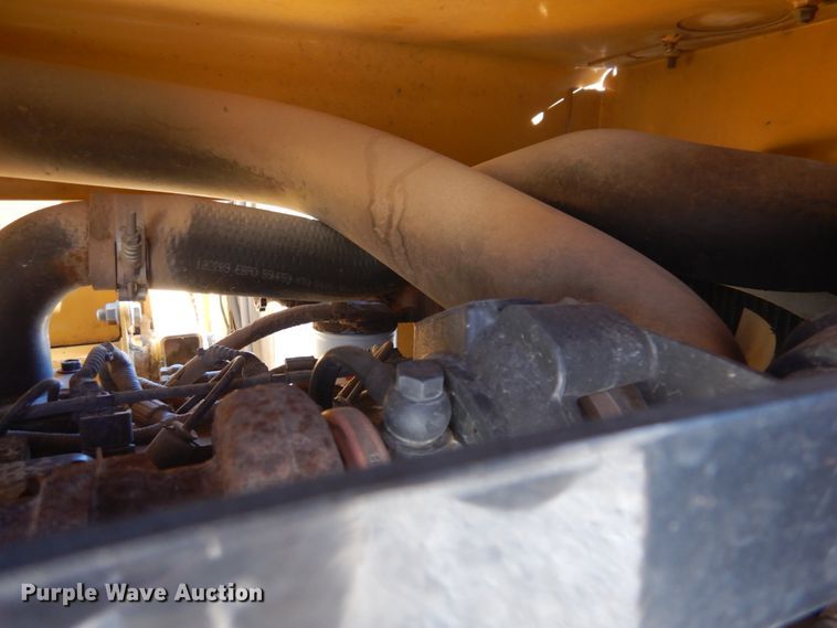 image for item GG9267 2010 Vermeer BC1200XL  wood chipper