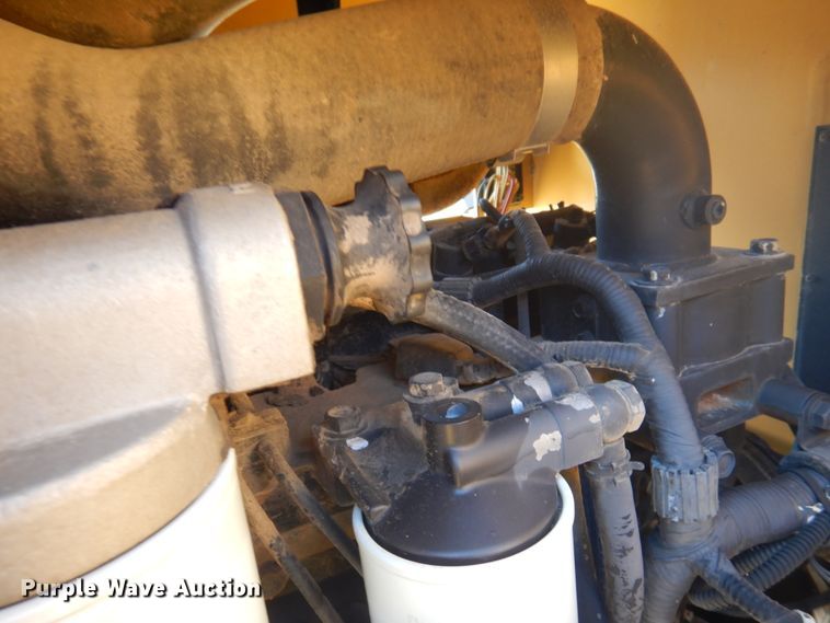 image for item GG9267 2010 Vermeer BC1200XL  wood chipper