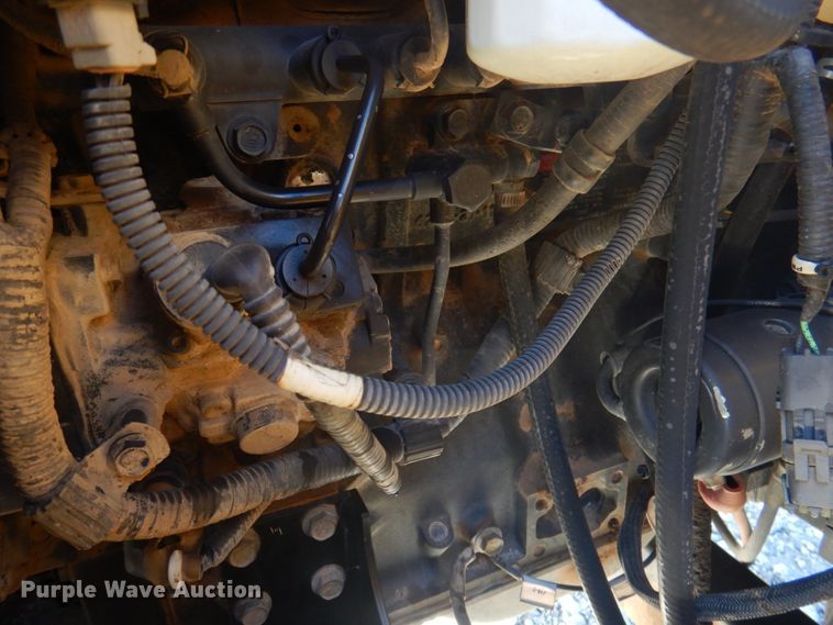 image for item GG9267 2010 Vermeer BC1200XL  wood chipper