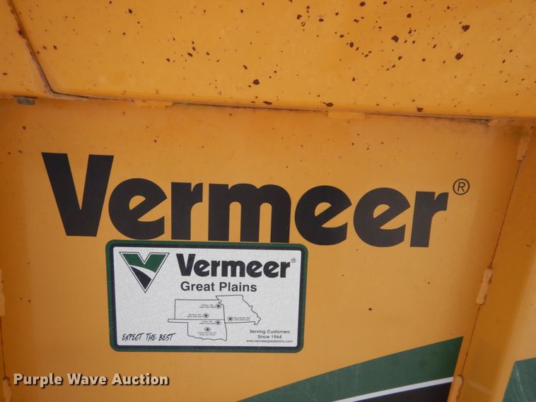 image for item GG9267 2010 Vermeer BC1200XL  wood chipper
