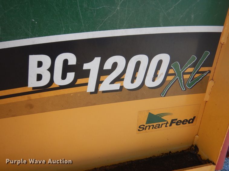 image for item GG9267 2010 Vermeer BC1200XL  wood chipper