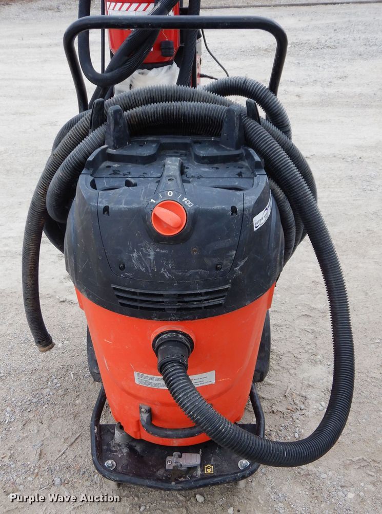 image for item GG9306 Husqvarna DC 3000  shop vacuum