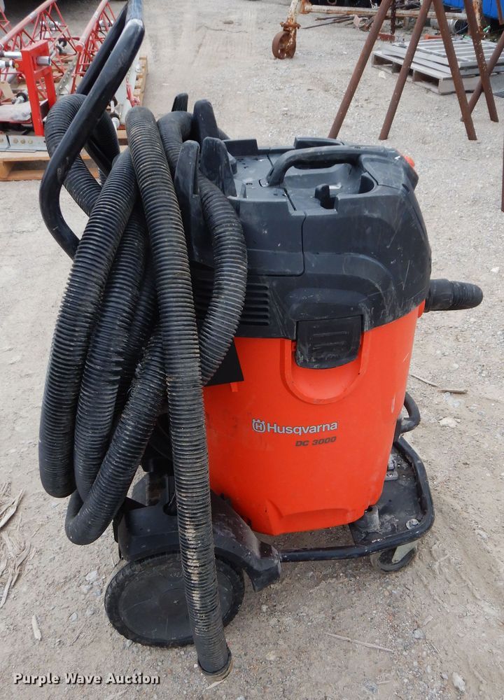 image for item GG9306 Husqvarna DC 3000  shop vacuum