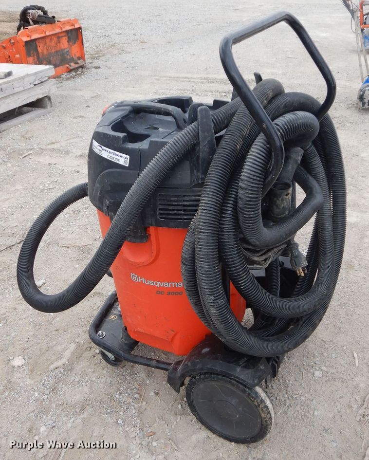 image for item GG9306 Husqvarna DC 3000  shop vacuum