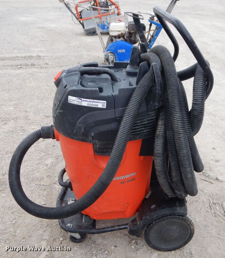 image for item GG9306 Husqvarna DC 3000  shop vacuum