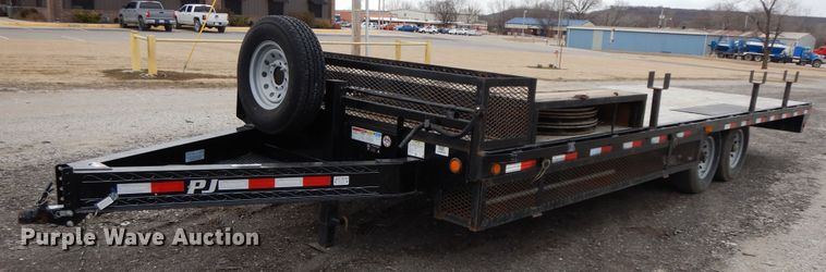 image for item GG9315 2017 PJ Deckover F8242  equipment trailer