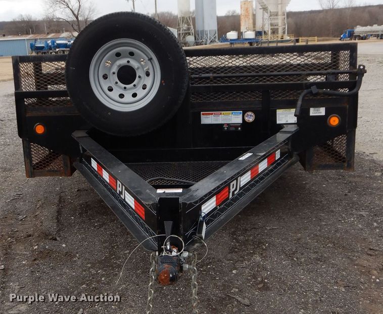 image for item GG9315 2017 PJ Deckover F8242  equipment trailer