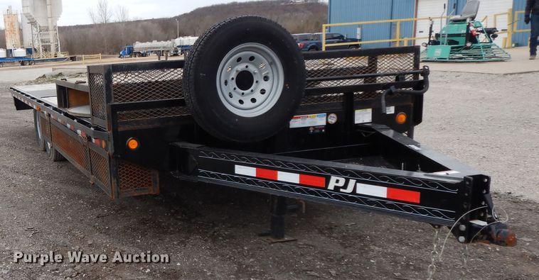 image for item GG9315 2017 PJ Deckover F8242  equipment trailer