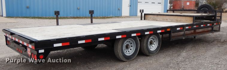 image for item GG9315 2017 PJ Deckover F8242  equipment trailer