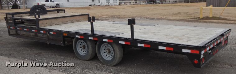 image for item GG9315 2017 PJ Deckover F8242  equipment trailer