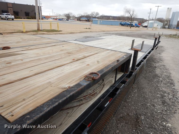 image for item GG9315 2017 PJ Deckover F8242  equipment trailer