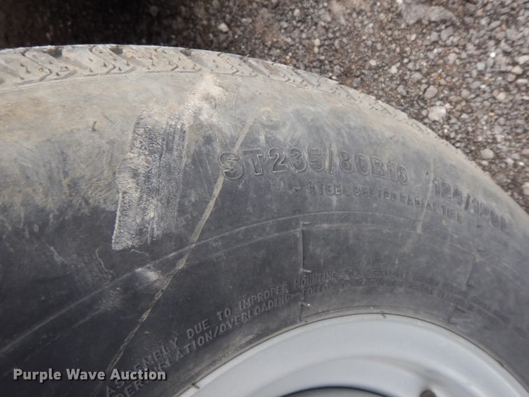 image for item GG9315 2017 PJ Deckover F8242  equipment trailer