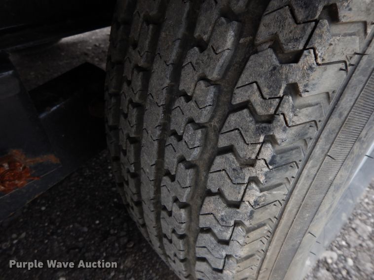 image for item GG9315 2017 PJ Deckover F8242  equipment trailer