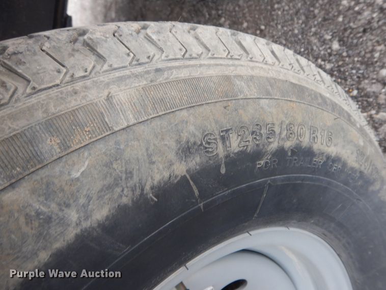 image for item GG9315 2017 PJ Deckover F8242  equipment trailer