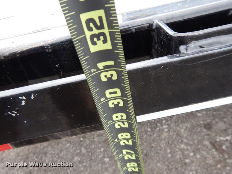 image for item GG9315 2017 PJ Deckover F8242  equipment trailer