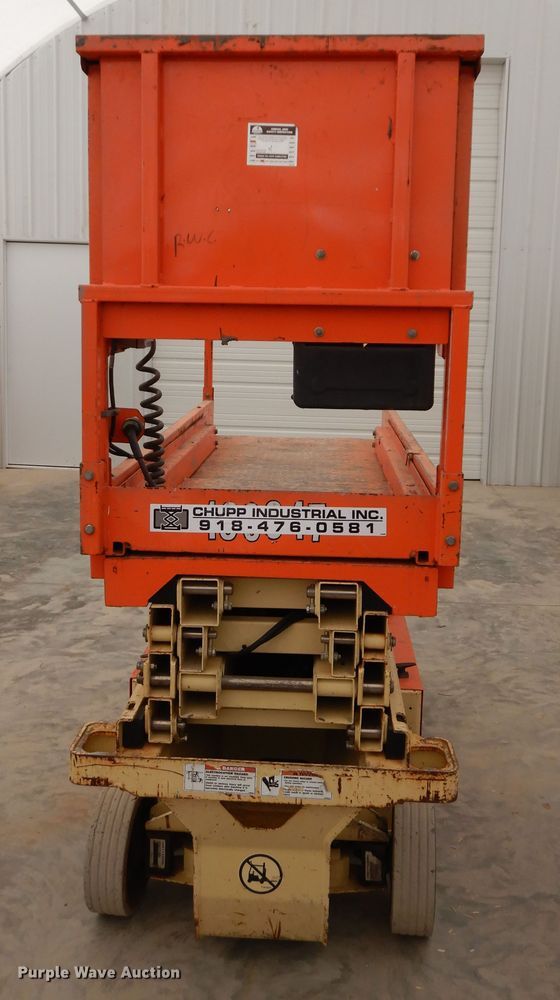 image for item GG9316 2014 JLG 1932RS  scissor lift