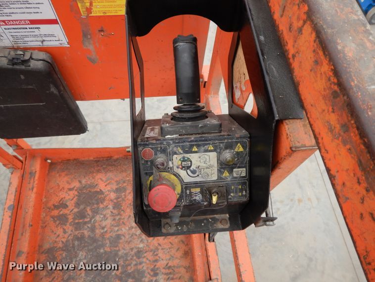 image for item GG9316 2014 JLG 1932RS  scissor lift