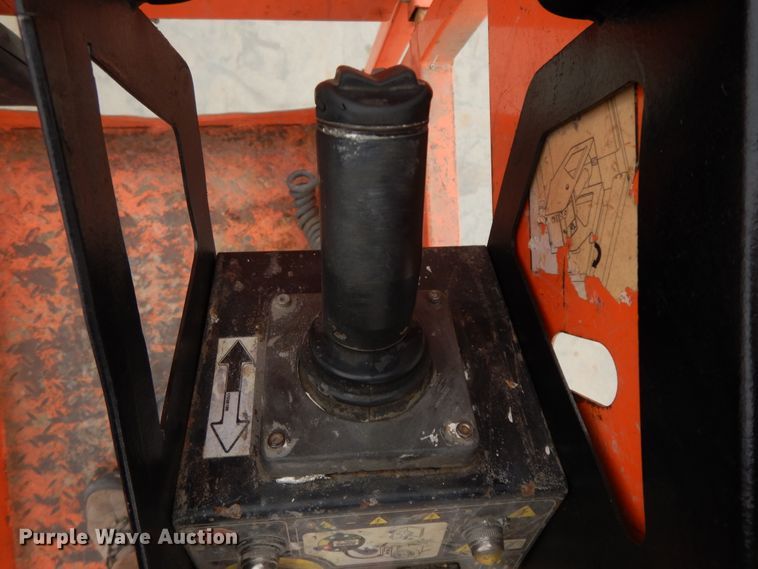 image for item GG9316 2014 JLG 1932RS  scissor lift