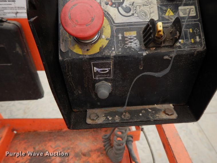 image for item GG9316 2014 JLG 1932RS  scissor lift