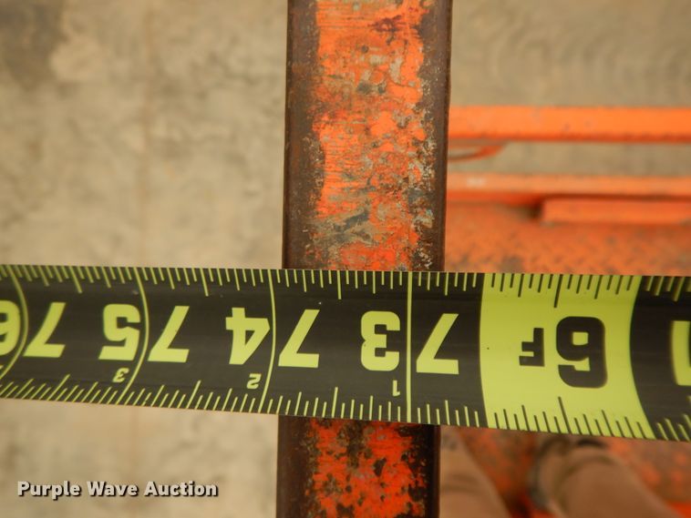image for item GG9316 2014 JLG 1932RS  scissor lift