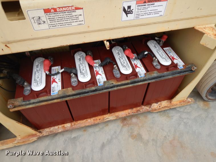 image for item GG9316 2014 JLG 1932RS  scissor lift