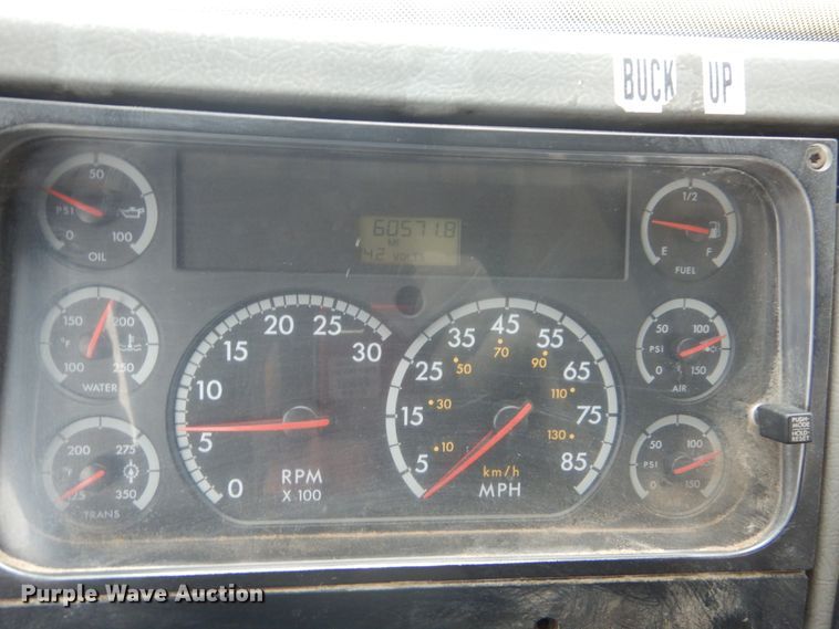 image for item GT9507 2004 Freightliner FL70  utility / service truck