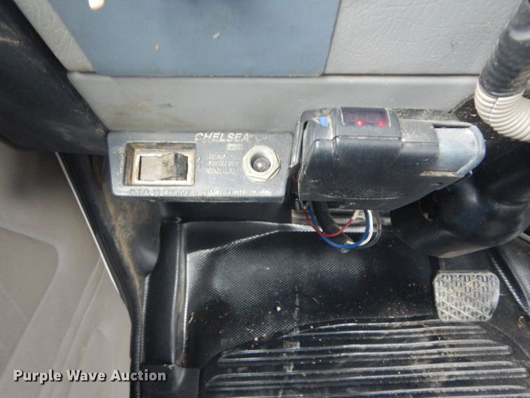 image for item GT9507 2004 Freightliner FL70  utility / service truck