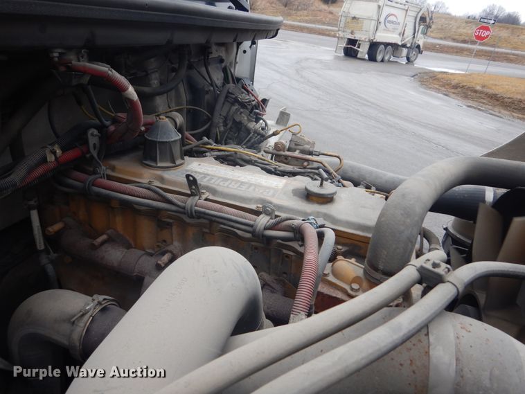 image for item GT9507 2004 Freightliner FL70  utility / service truck