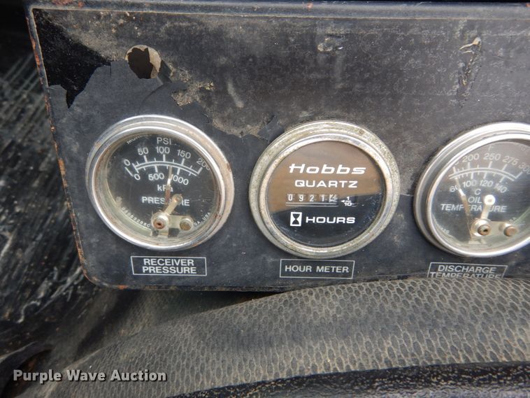 image for item GT9507 2004 Freightliner FL70  utility / service truck