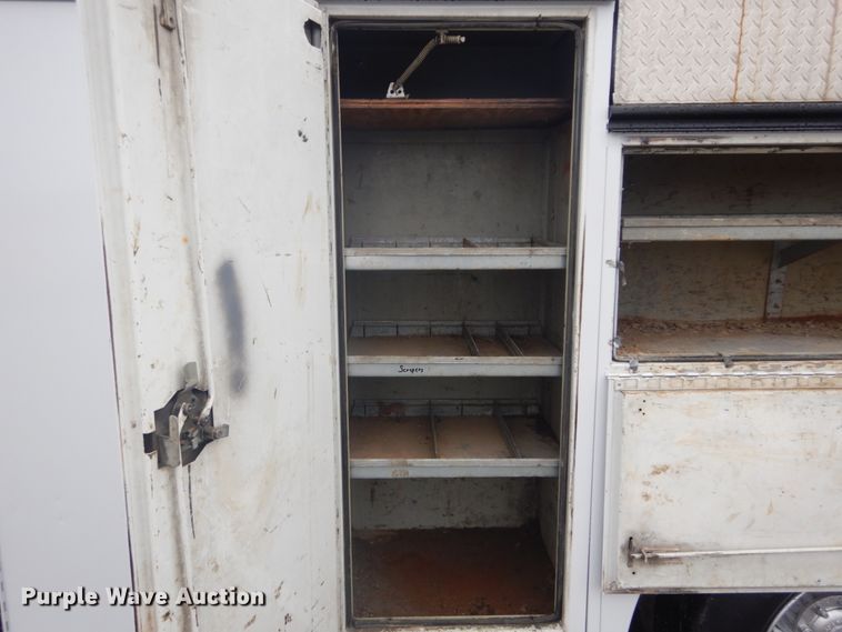 image for item GT9507 2004 Freightliner FL70  utility / service truck