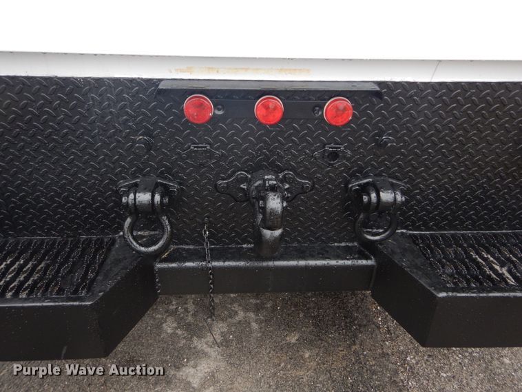 image for item GT9507 2004 Freightliner FL70  utility / service truck