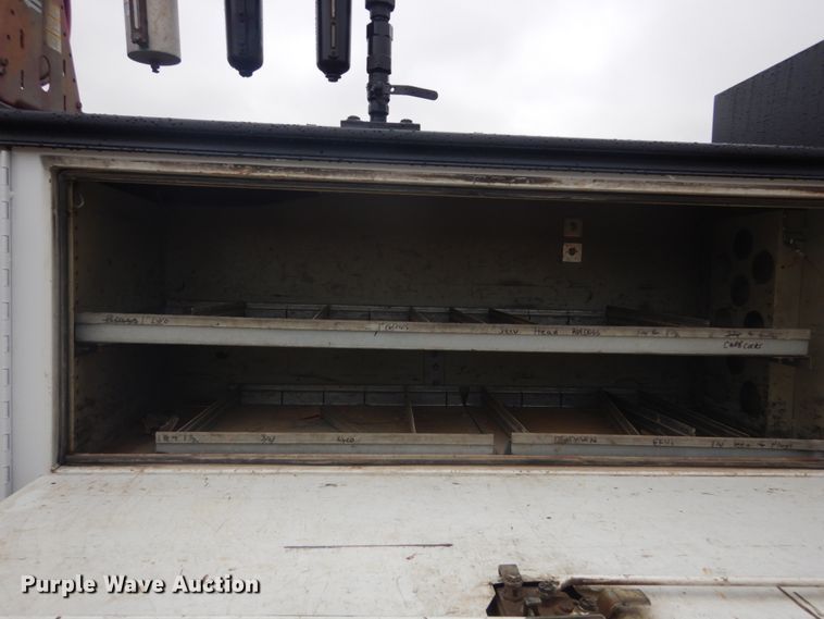 image for item GT9507 2004 Freightliner FL70  utility / service truck